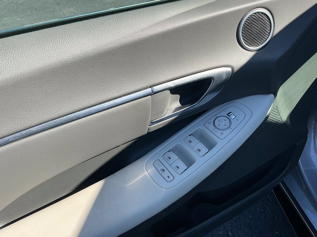 Certified 2023 Hyundai Sonata SEL w/ Convenience Package FWD image 16
