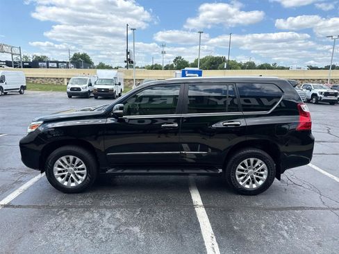 Used 2013 Lexus GX 460 w/ Comfort Plus Pkg AWD/4WD image 5