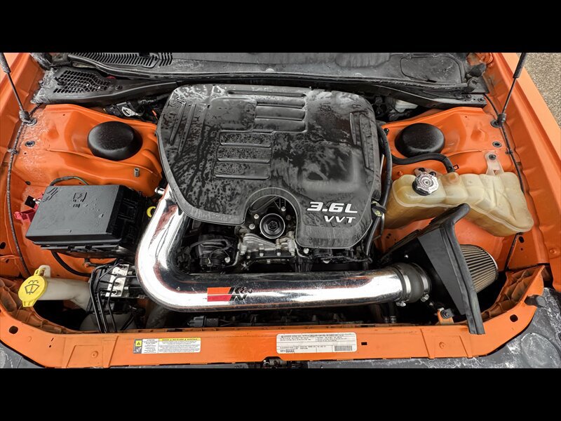 Used 2012 Dodge Challenger SXT RWD image 9