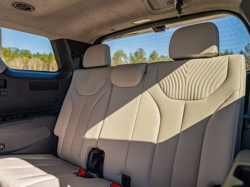 Used 2025 Hyundai Palisade Calligraphy image 24