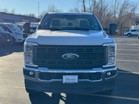 Used 2024 Ford F250 XL w/ XL Chrome Package image 9
