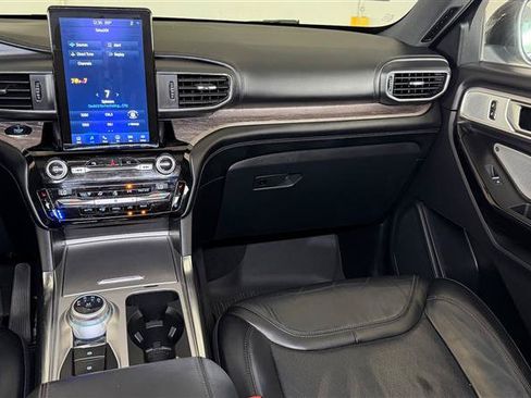 Used 2021 Ford Explorer Platinum w/ Equipment Group 601A AWD/4WD image 16