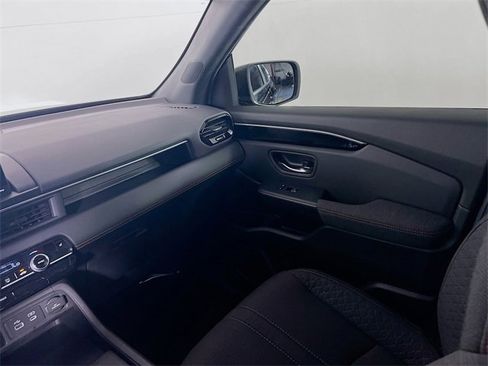 Certified 2025 Honda Pilot Sport image 21