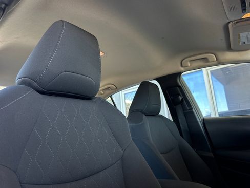 Used 2021 Toyota Corolla LE image 24