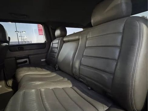 Used 2003 HUMMER H2 w/ Preferred Equipment Group image 6