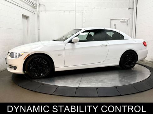 Used 2011 BMW 335i Convertible RWD image 4