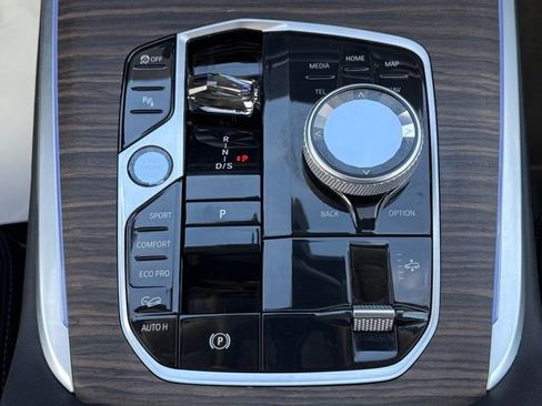 Used 2024 BMW X7 xDrive40i w/ Executive Package image 39
