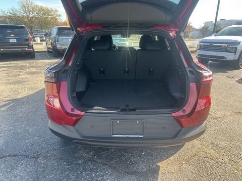 New 2026 Chevrolet Equinox EV LT image 29