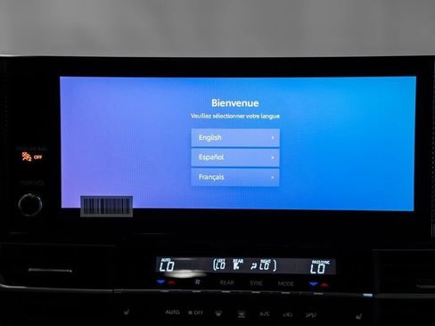 Used 2026 Toyota Sienna XLE FWD image 12