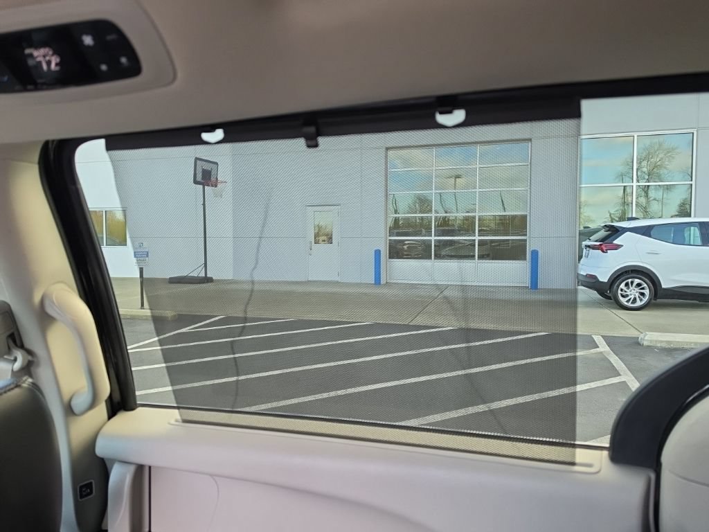 Used 2024 Chrysler Pacifica Touring-L FWD image 27