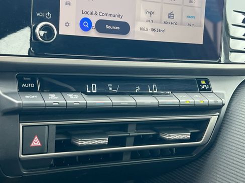 Used 2025 Toyota Camry SE image 20