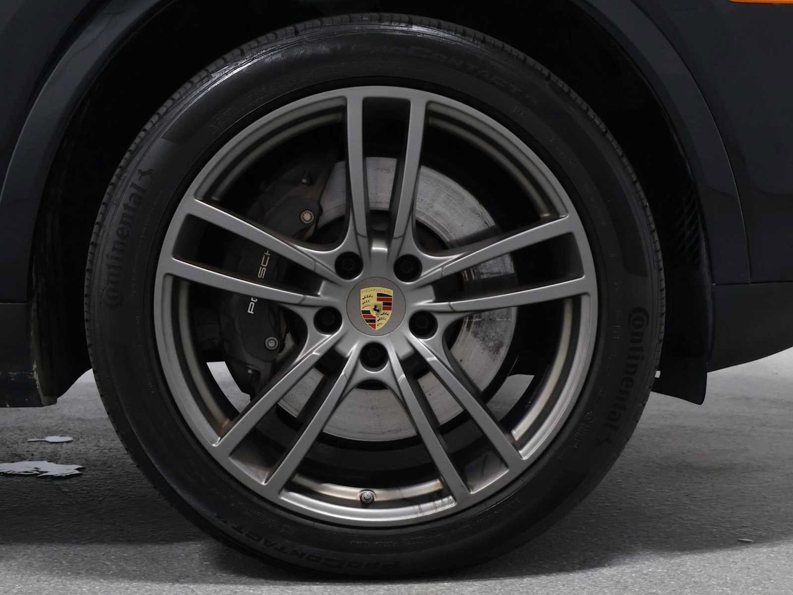 Certified 2023 Porsche Cayenne Platinum Edition AWD/4WD image 12
