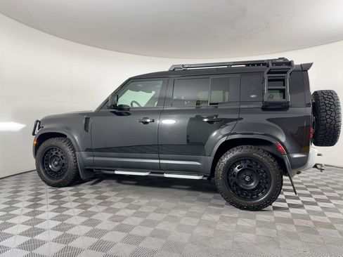 Used 2023 Land Rover Defender 110 S image 2