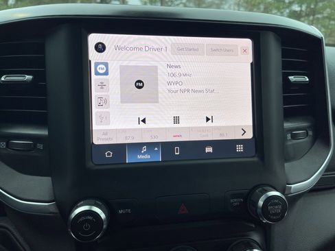 Used 2024 RAM 2500 Big Horn w/ Bed Utility Group image 10