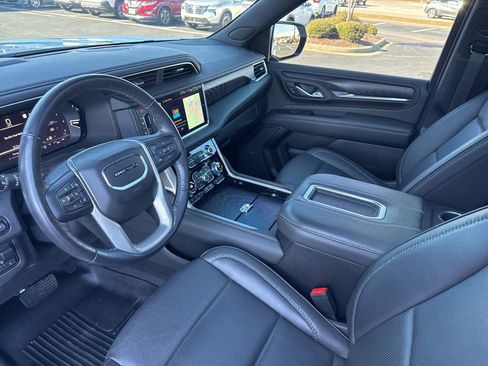 Used 2022 GMC Yukon Denali w/ Denali Premium Package image 10