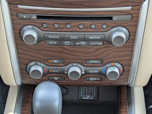 Used 2018 Nissan Pathfinder Platinum FWD image 19