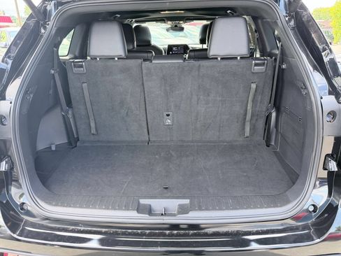 Used 2025 Toyota Highlander XSE AWD/4WD image 34