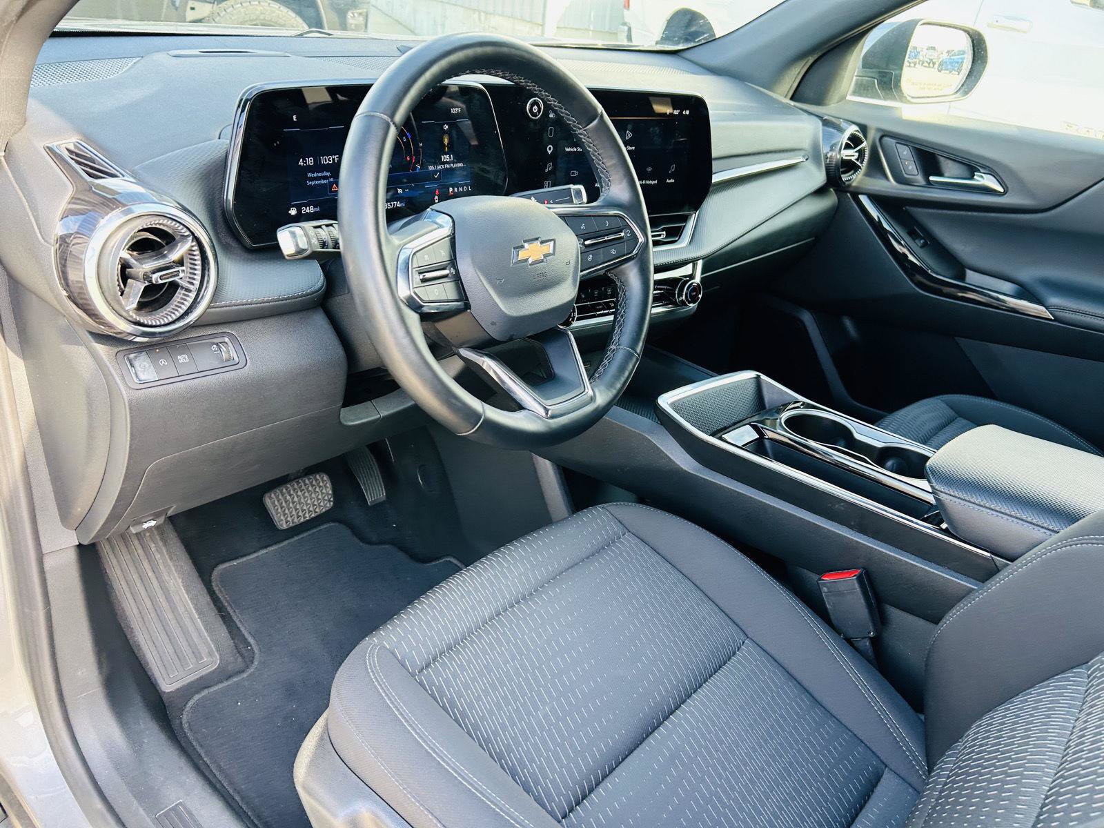Used 2025 Chevrolet Equinox LT FWD image 14