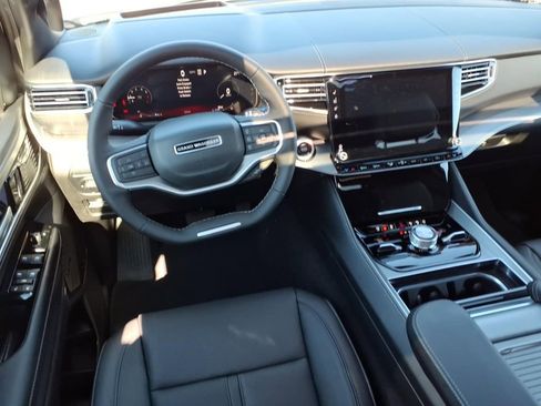 New 2026 Jeep Grand Wagoneer L Limited AWD/4WD image 9