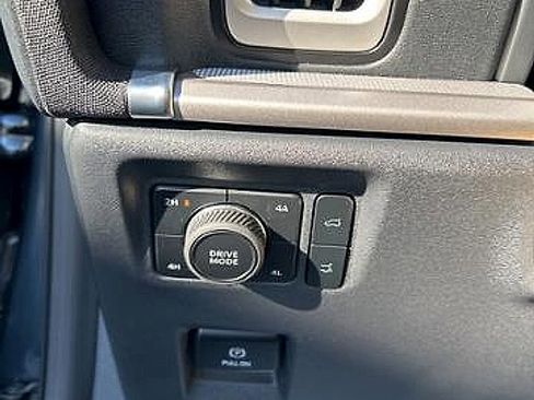 New 2025 Ford Expedition Active image 20