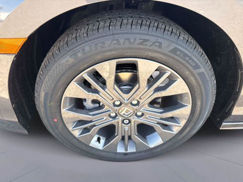 New 2026 Honda Odyssey Touring image 11