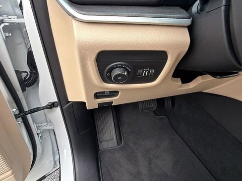 Used 2025 Jeep Grand Cherokee Limited w/ Trailer Tow Package image 23