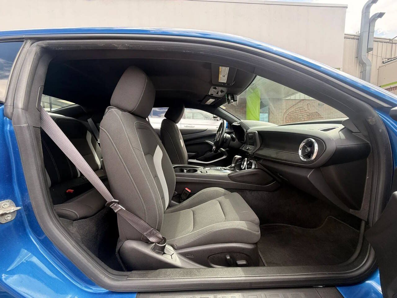 Used 2017 Chevrolet Camaro LT RWD image 18