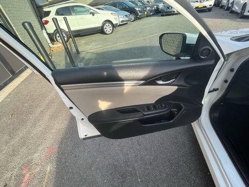 Used 2018 Honda Civic EX image 10
