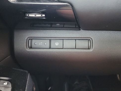 Used 2022 Nissan Pathfinder SV FWD image 25