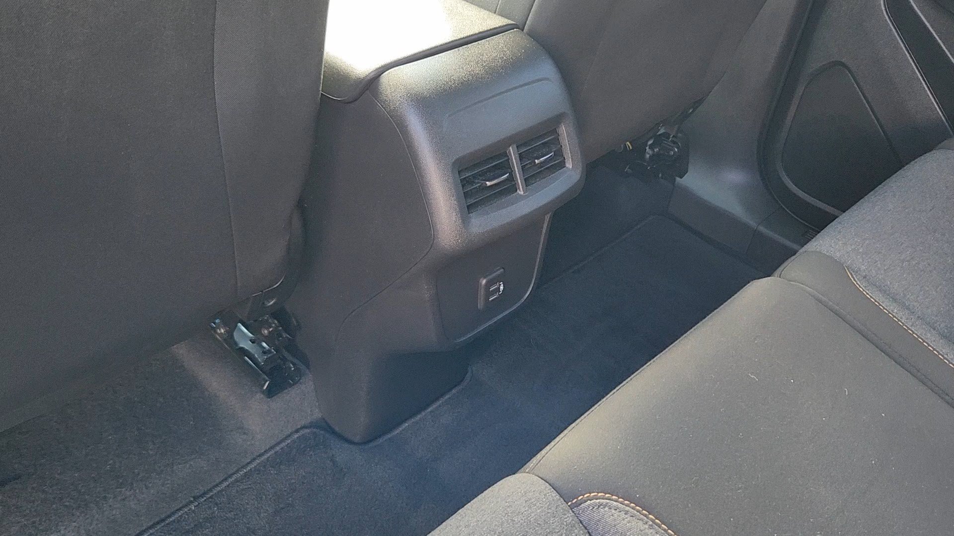 Used 2022 Chevrolet Equinox LT AWD/4WD image 16