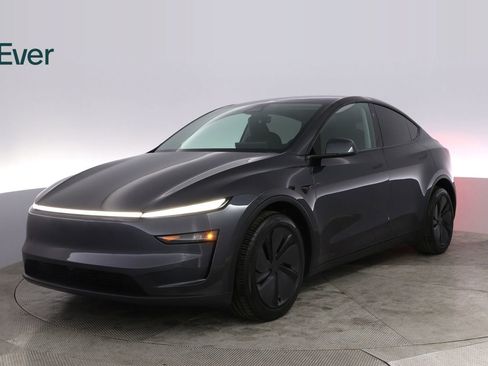 Used 2026 Tesla Model Y AWD image 2