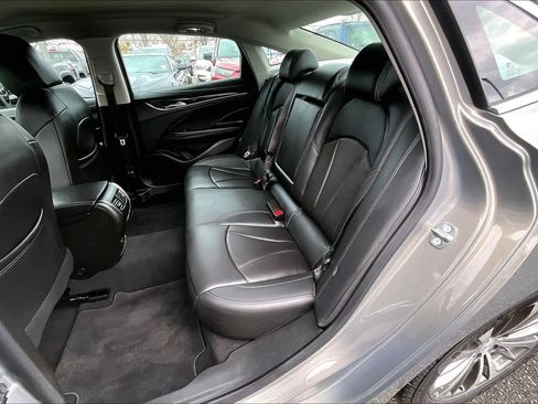 Used 2017 Buick LaCrosse Essence image 18