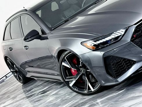 Used 2022 Audi RS 6 w/ Executive Package image 4