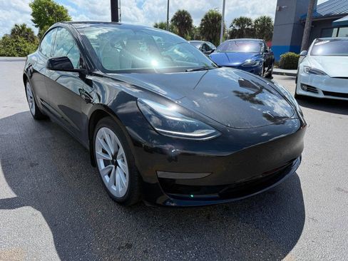 Used 2023 Tesla Model 3 Standard Range image 3