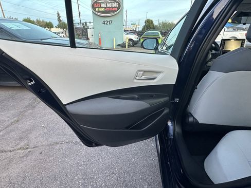 Used 2021 Toyota Corolla LE w/ LE Convenience Package FWD image 11