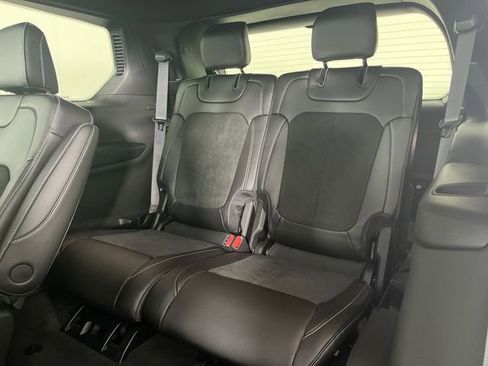 New 2025 Jeep Grand Cherokee L Altitude RWD image 23