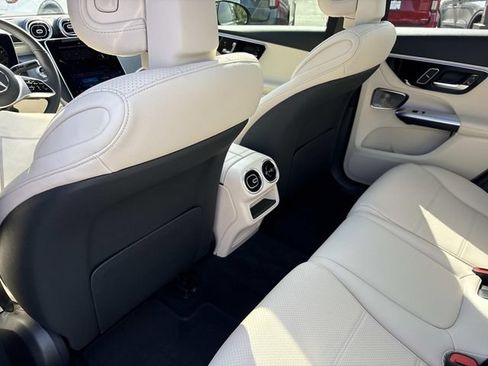 Used 2025 Mercedes-Benz GLC 300 w/ Winter Package image 17