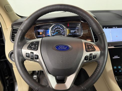 Used 2018 Ford Taurus Limited FWD image 23