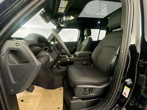New 2026 Land Rover Defender 110 X-Dynamic SE AWD/4WD image 19