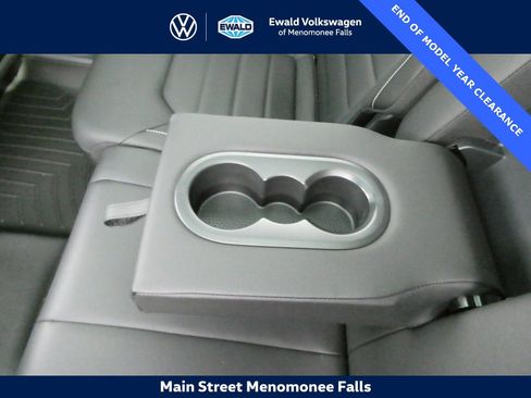 Certified 2025 Volkswagen Atlas SEL image 46