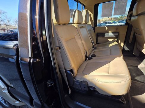 Used 2014 Ford F250 Lariat w/ Lariat Interior Package image 32