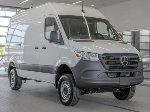 New 2025 Mercedes-Benz Sprinter 2500 image 21