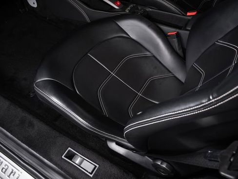 Used 2019 Ferrari 488 Spider RWD image 23