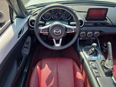 Used 2020 MAZDA MX-5 Miata RF 100th Anniversary RWD image 6