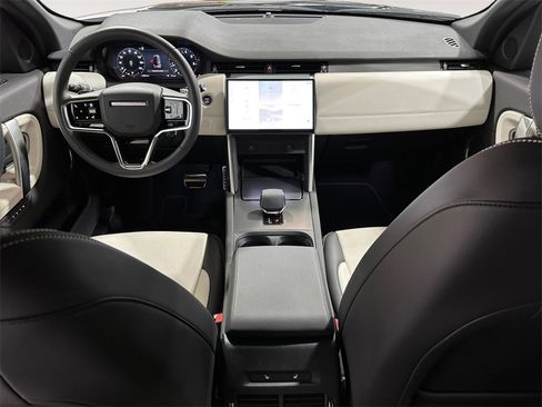 Used 2025 Land Rover Discovery Sport Dynamic SE image 10