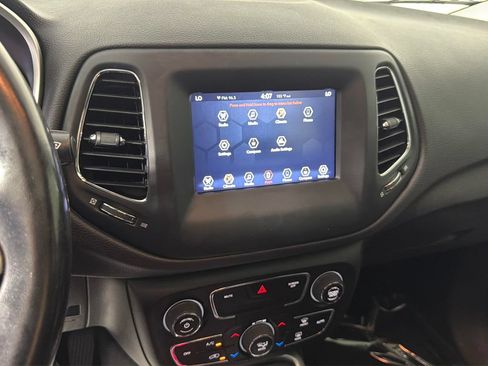 Used 2020 Jeep Compass Latitude FWD image 22