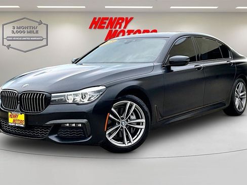 Used 2019 BMW 740i xDrive w/ M Sport Package AWD/4WD image 3