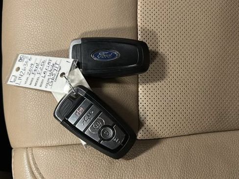 Used 2019 Ford F250 Lariat w/ Lariat Ultimate Package AWD/4WD image 43