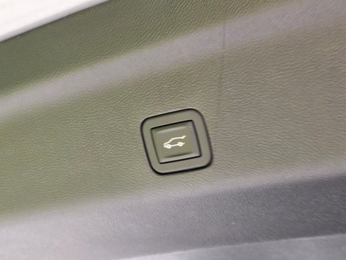 Certified 2025 Chevrolet Tahoe LT AWD/4WD image 15