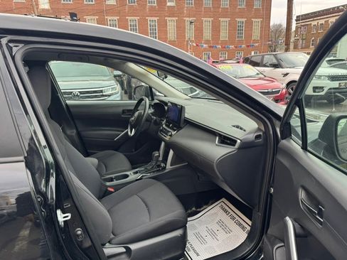 Used 2023 Toyota Corolla Cross LE image 16